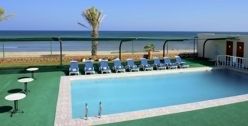 Resort Sur Beach Holiday Exterior photo